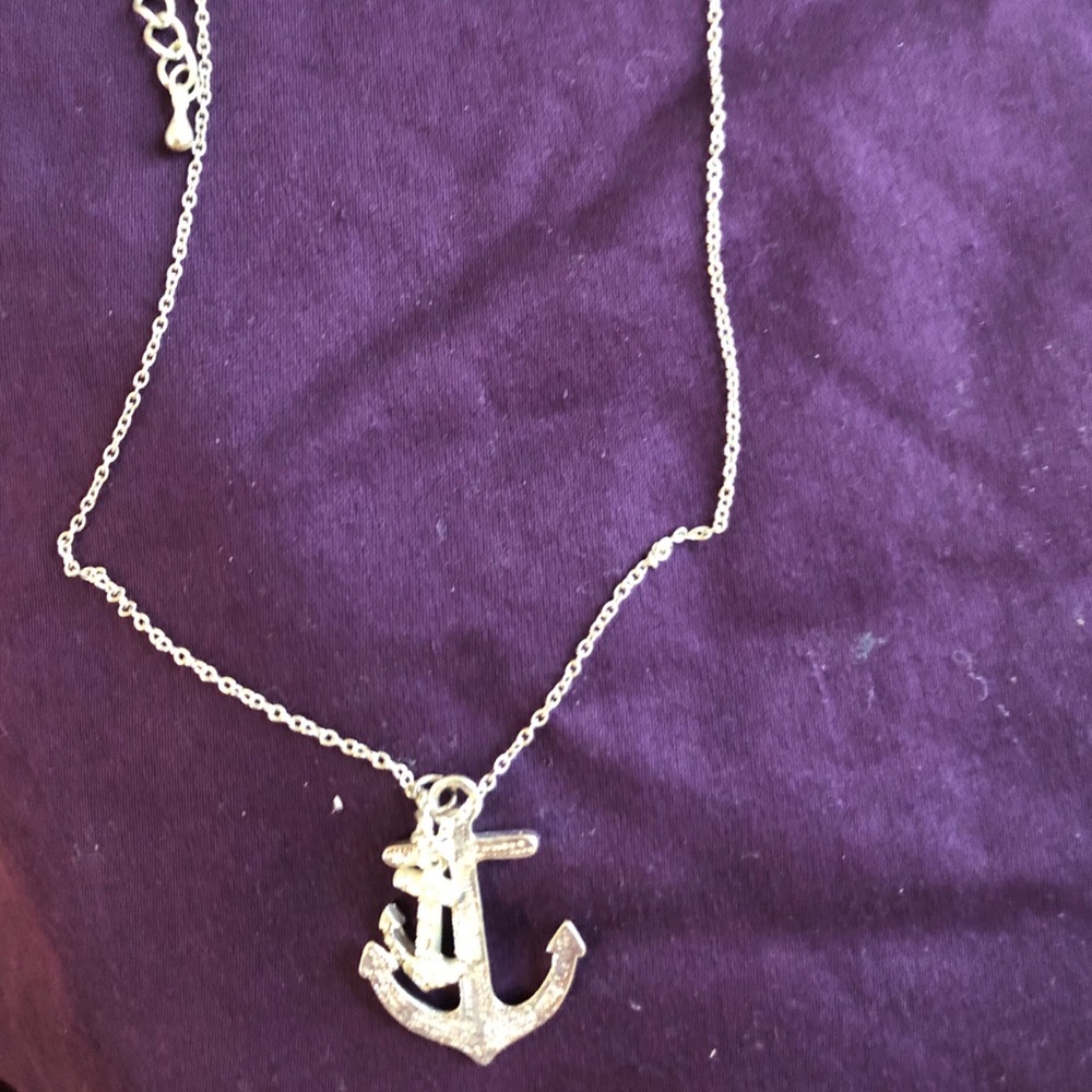 Rhinestone and silver anchor necklace. Adjustable